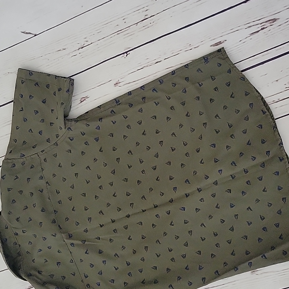 Sailboat ⛵️  button down - Picture 8 of 8